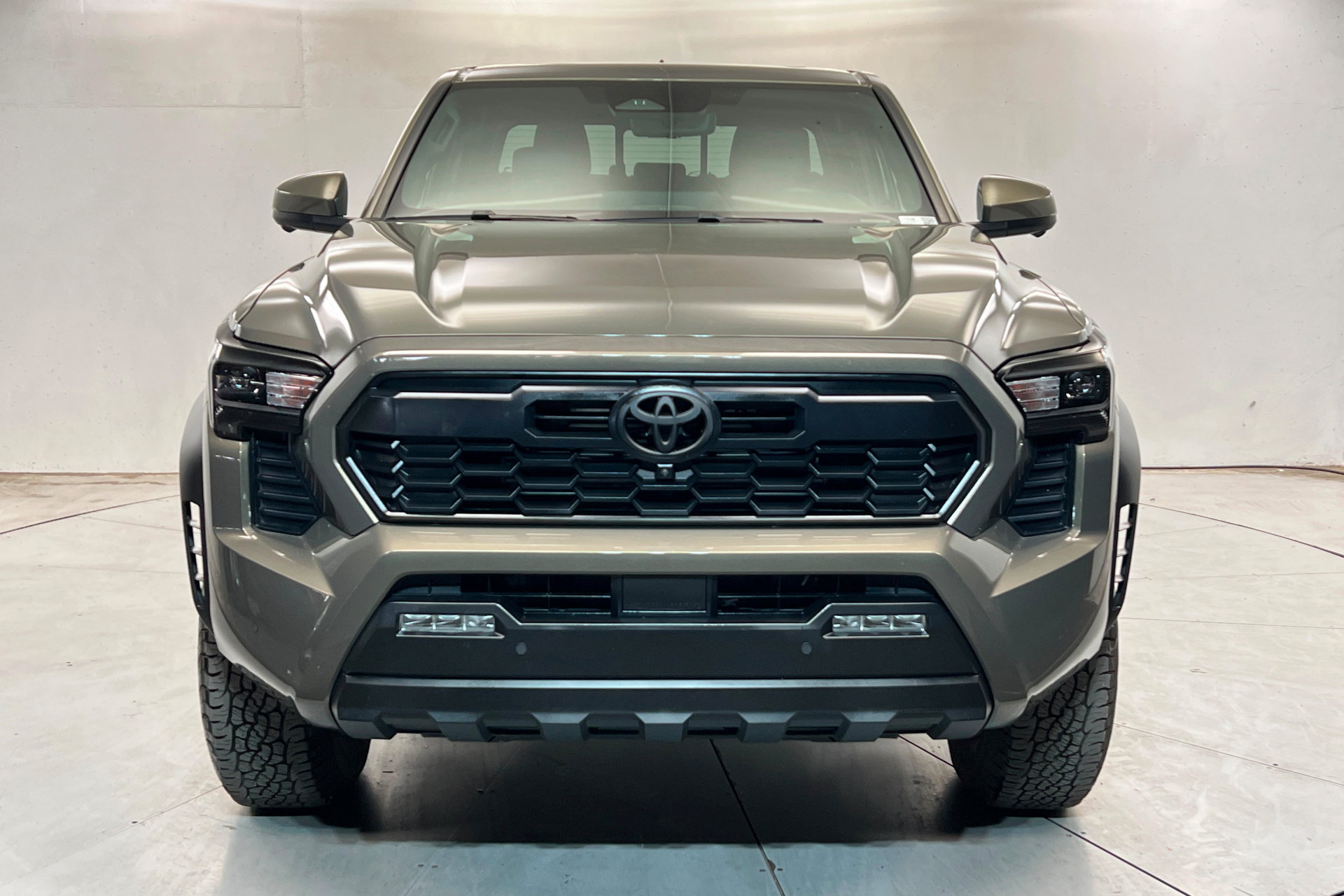 Used 2024 Toyota Tacoma TRD Off-Road AWD/4WD image 9