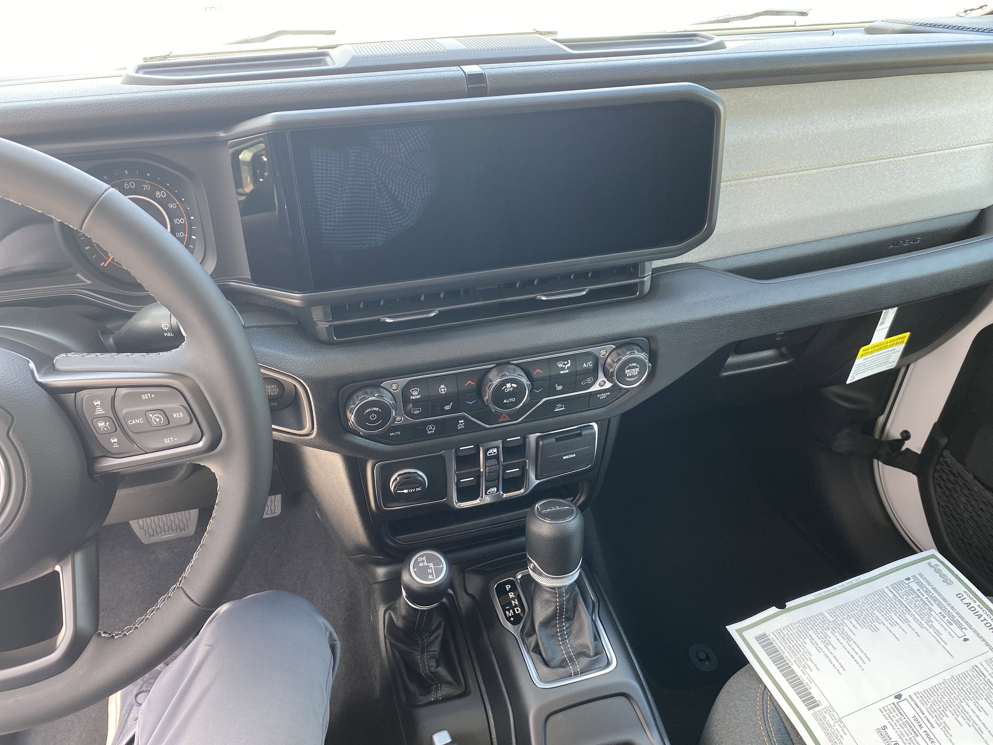 New 2025 Jeep Gladiator Sport image 17