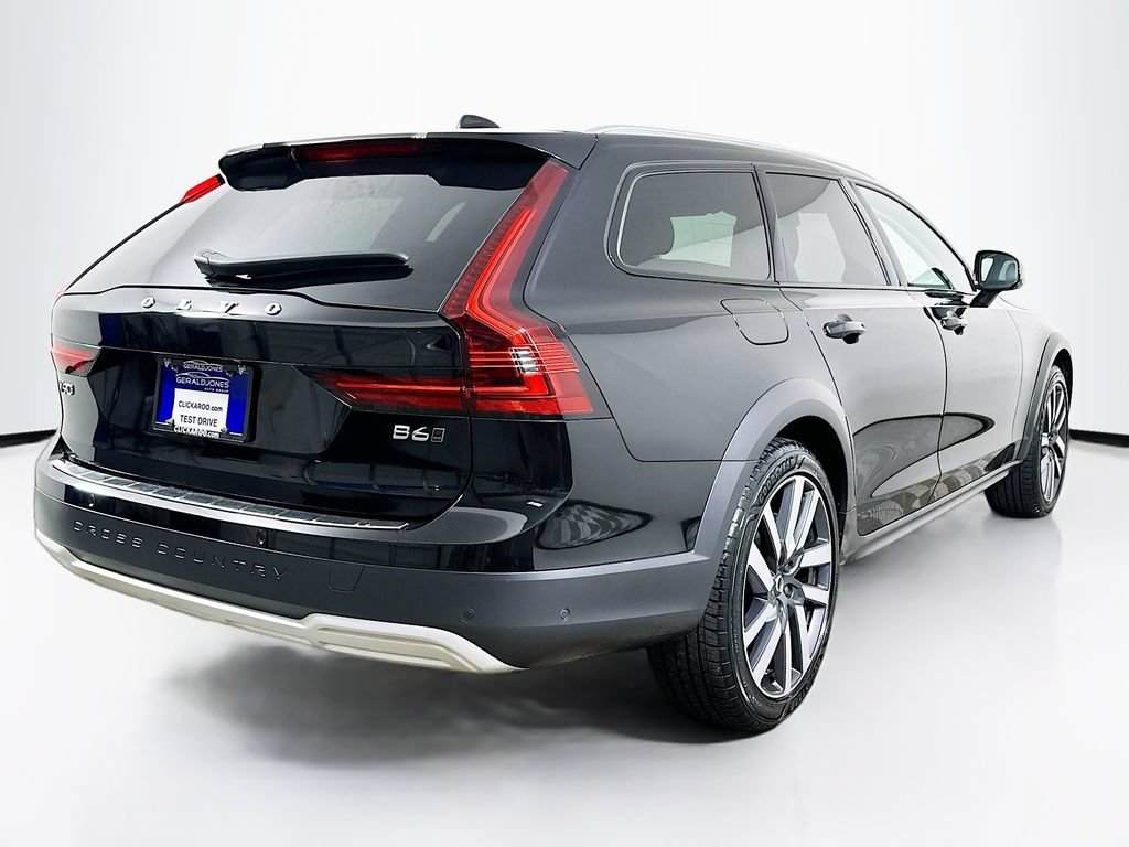 Used 2022 Volvo V90 B6 Cross Country w/ Advanced Package AWD/4WD image 7