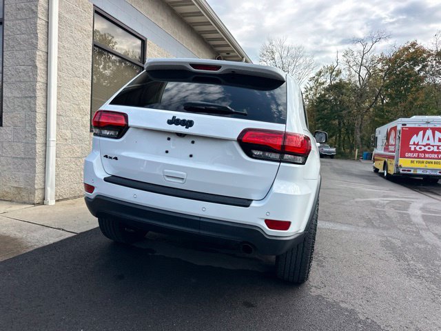 Used 2020 Jeep Grand Cherokee Laredo AWD/4WD image 18