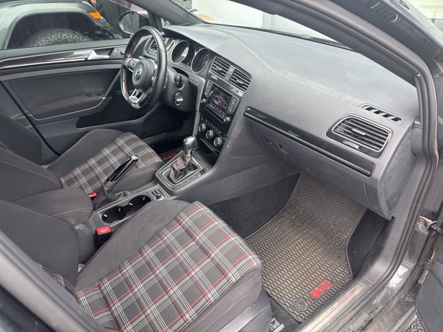 Used 2015 Volkswagen GTI S FWD image 13