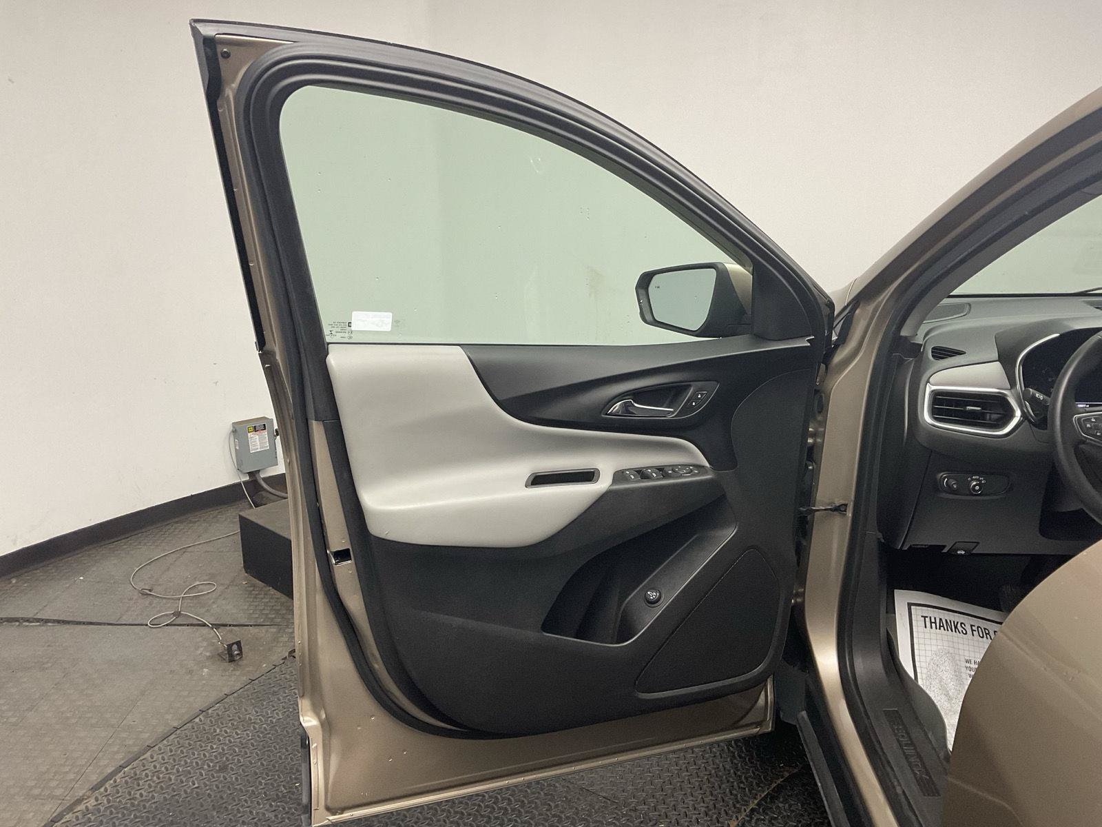Used 2018 Chevrolet Equinox LT AWD/4WD image 9