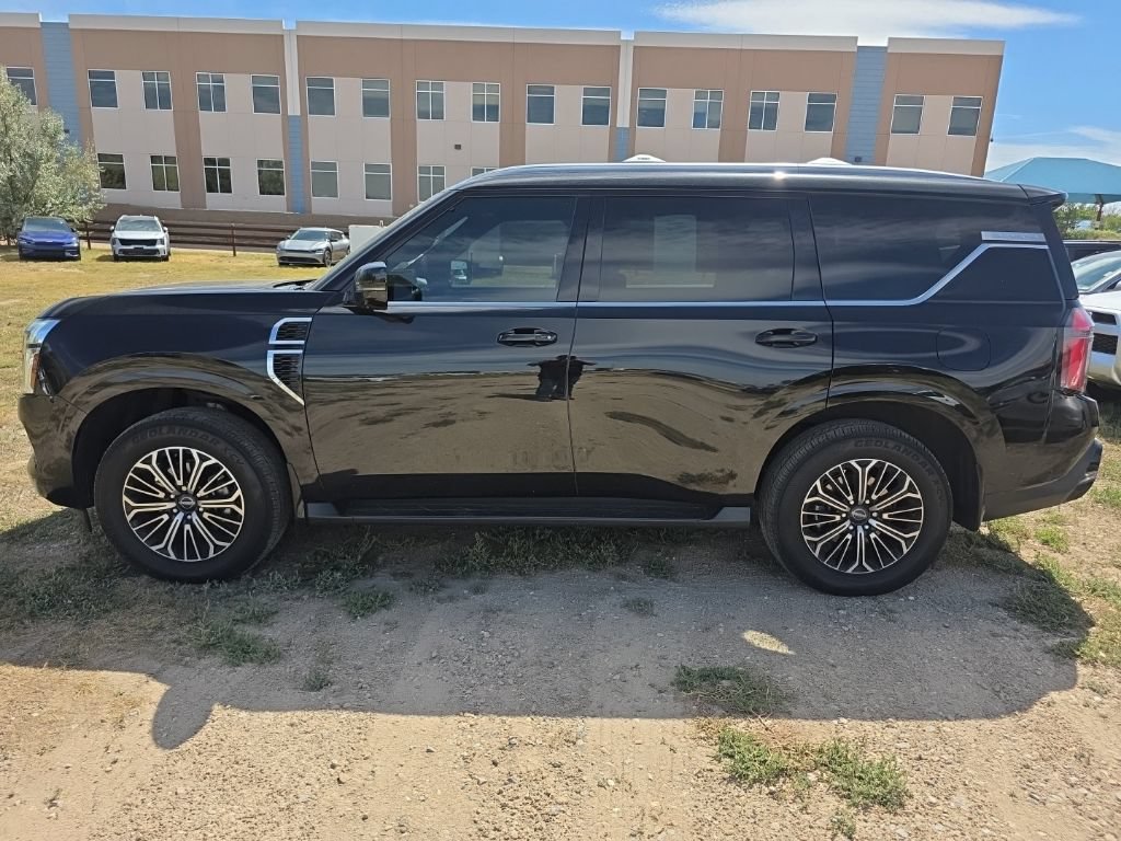 Used 2025 Nissan Armada Platinum AWD/4WD image 2