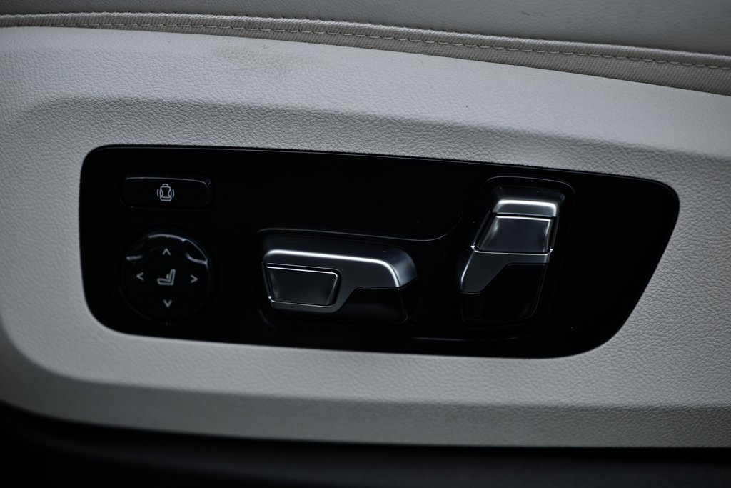 New 2026 BMW X5 xDrive50e w/ Executive Package image 23