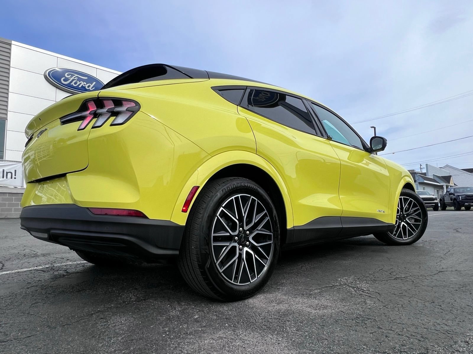 Certified 2025 Ford Mustang Mach-E Premium AWD/4WD image 19