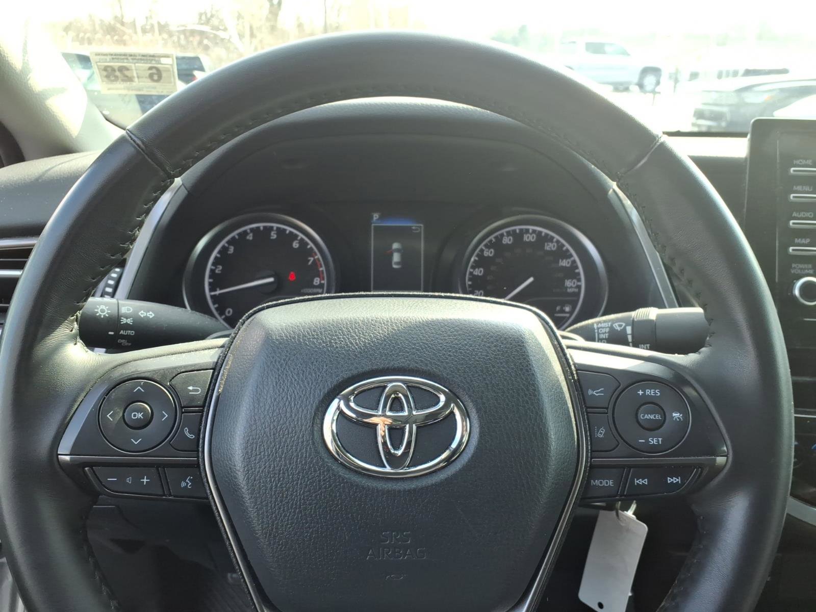 Used 2023 Toyota Camry SE FWD image 11