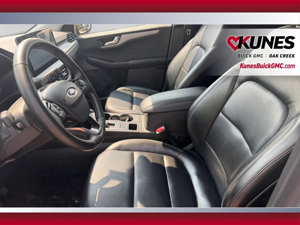 Used 2025 Ford Escape Platinum AWD/4WD image 22