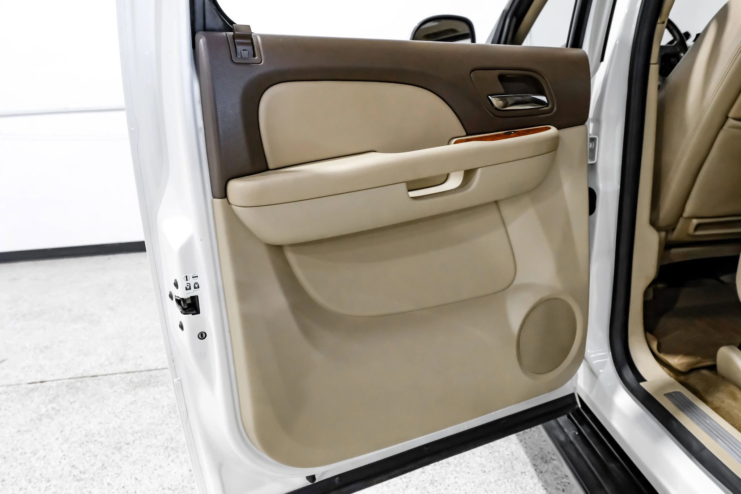 Used 2012 Chevrolet Avalanche LTZ image 60