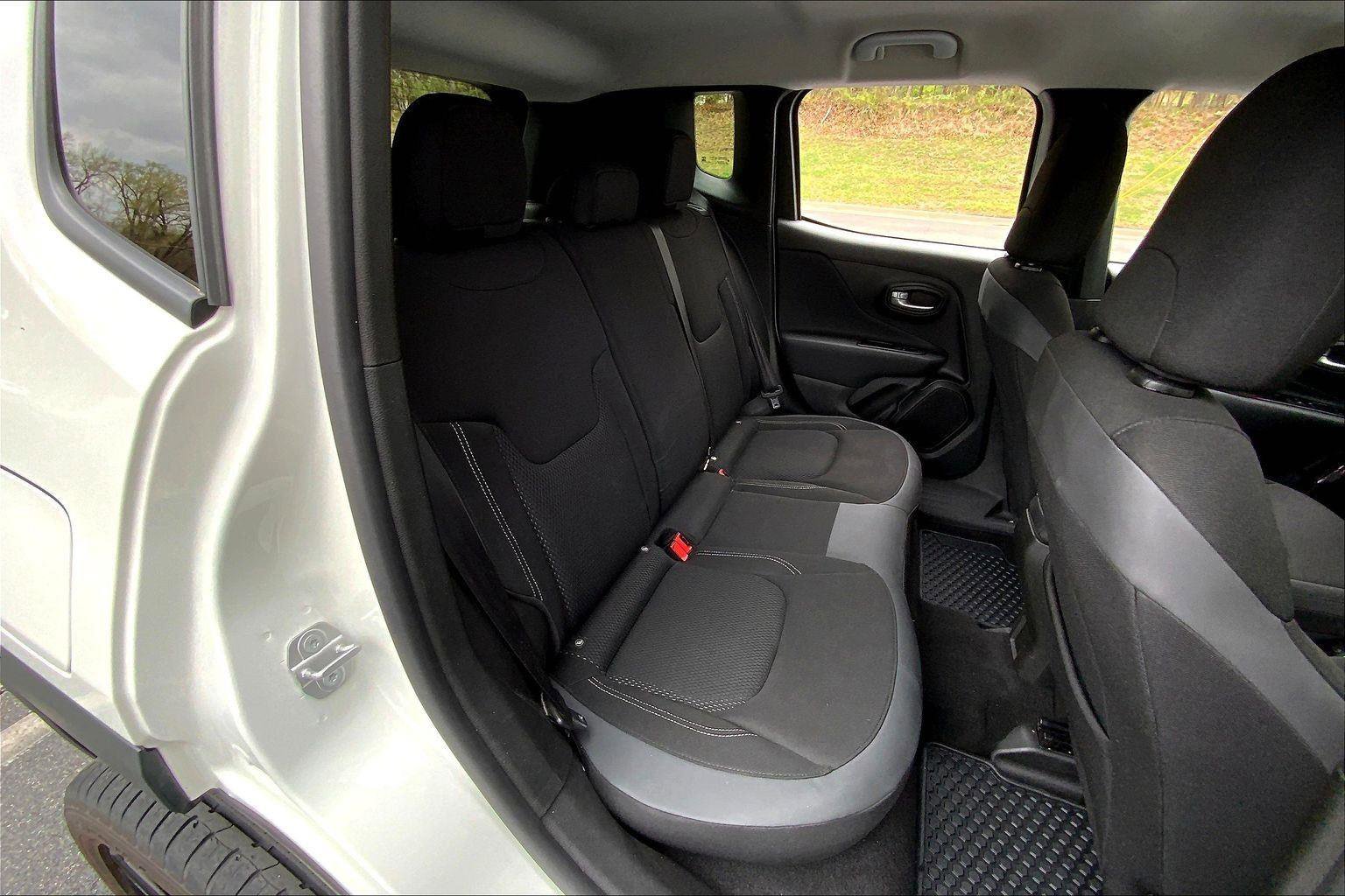 Used 2023 Jeep Renegade Altitude image 25