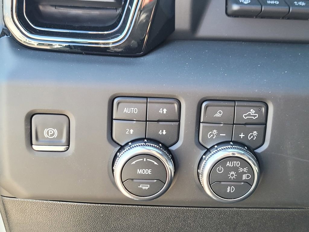 New 2026 GMC Sierra 2500 AT4 w/ AT4 Premium Plus Package AWD/4WD image 25