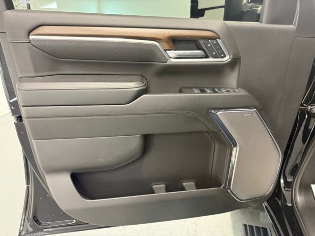 Used 2024 Chevrolet Silverado 2500 High Country w/ High Country Premium Package image 13