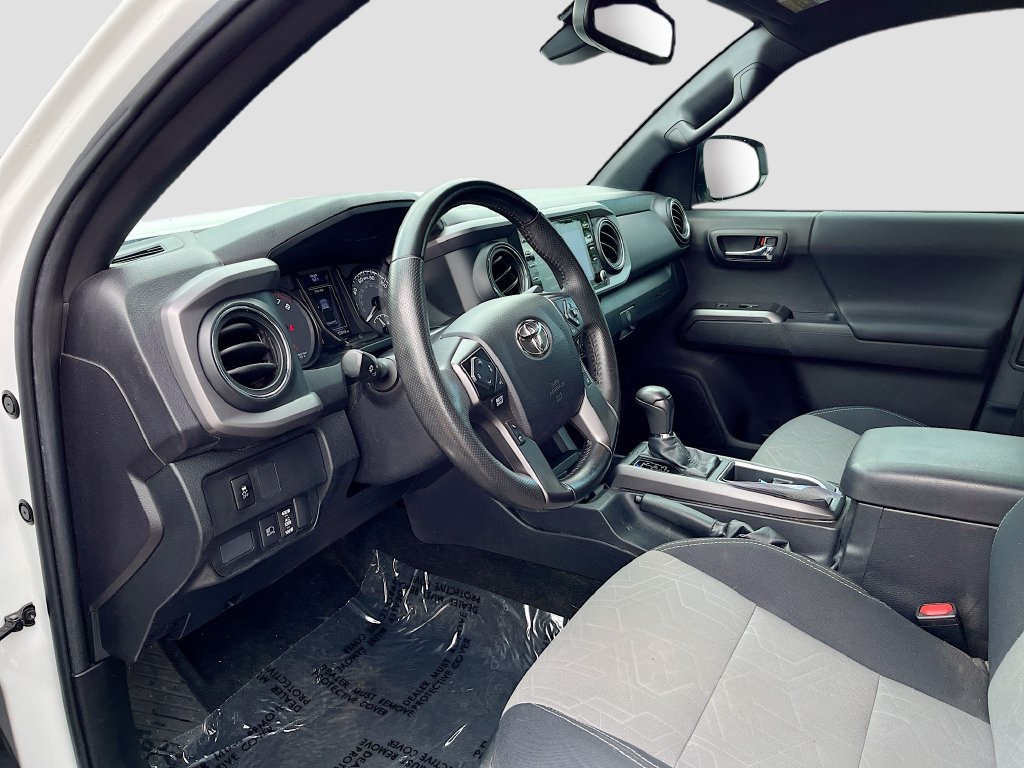 Used 2022 Toyota Tacoma TRD Off-Road w/ TRD Premium Off Road Package AWD/4WD image 9