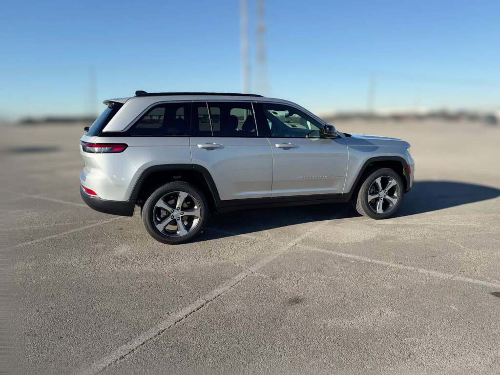 New 2026 Jeep Grand Cherokee Limited image 13