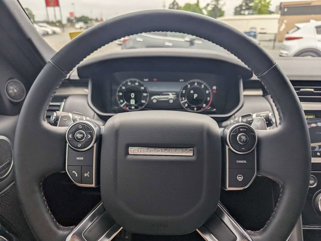 Used 2018 Land Rover Discovery HSE AWD/4WD image 28