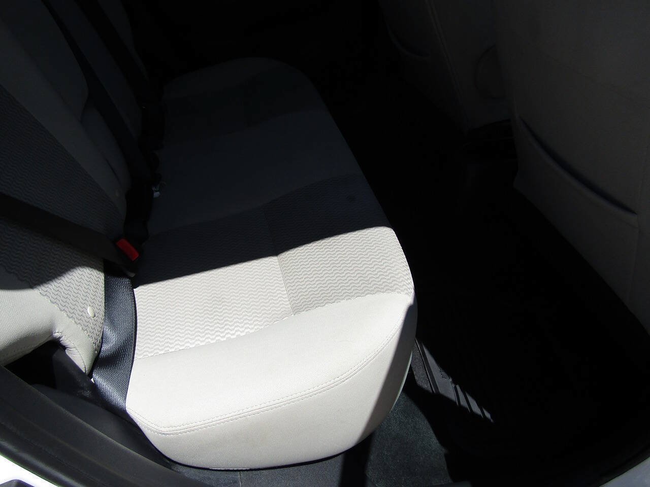 Used 2014 Nissan Versa Note SV w/ SL Package FWD image 17