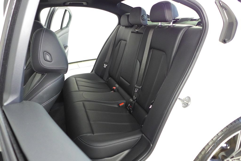 Used 2023 BMW 330i Sedan w/ Driving Assistance Package RWD image 21