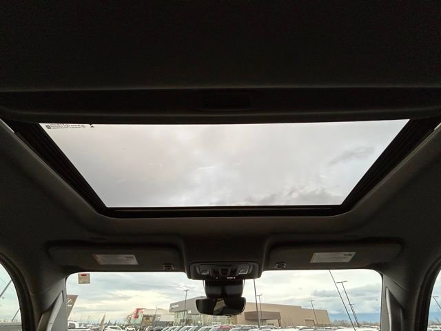 Used 2024 GMC Sierra 3500 Denali w/ Denali Reserve Package image 17