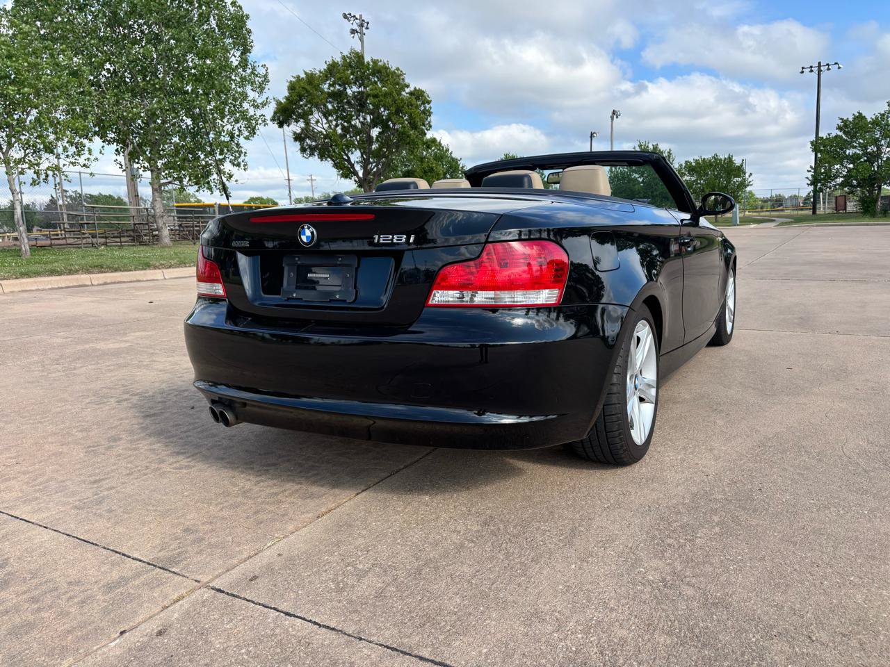 Used 2009 BMW 128i Convertible RWD image 22