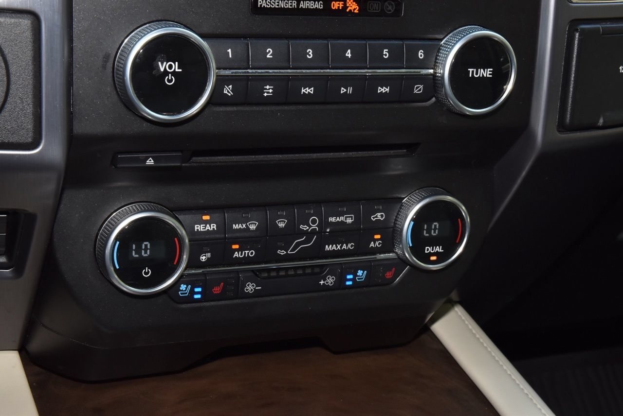 Used 2018 Ford Expedition Max Platinum AWD/4WD image 30