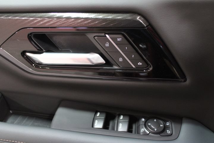 New 2026 GMC Yukon XL AT4 w/ AT4 Premium Plus Package AWD/4WD image 18