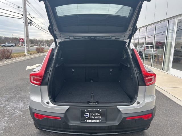 Certified 2025 Volvo XC40 B5 Plus image 11