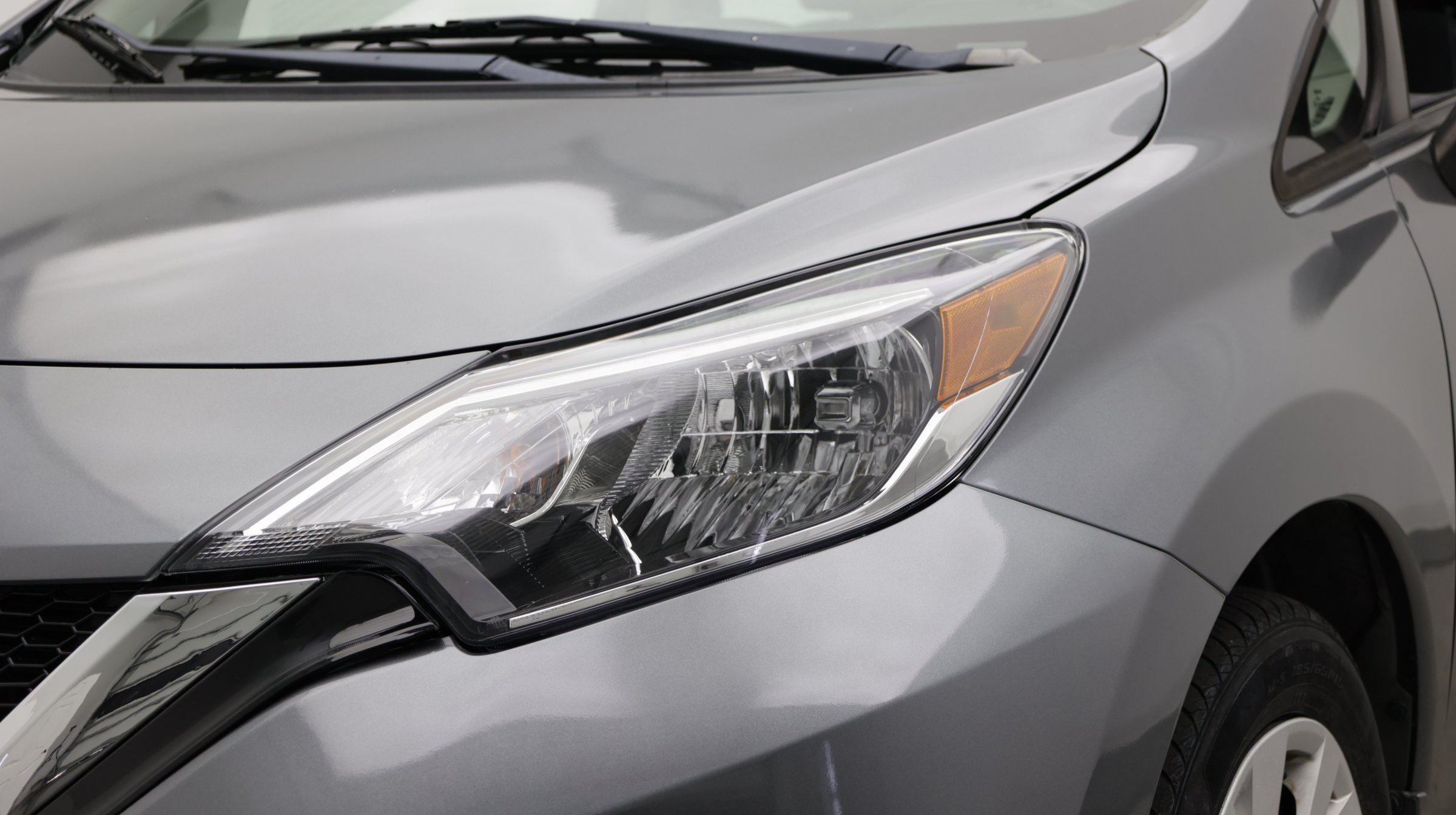 Used 2018 Nissan Versa Note SV FWD image 4