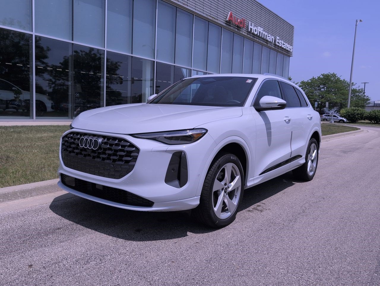 New 2025 Audi Q5 Premium Plus image 24