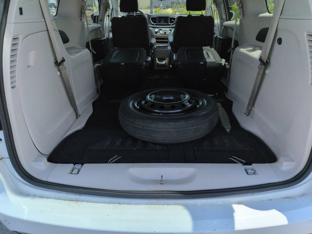 Used 2018 Chrysler Pacifica Touring Plus FWD image 24