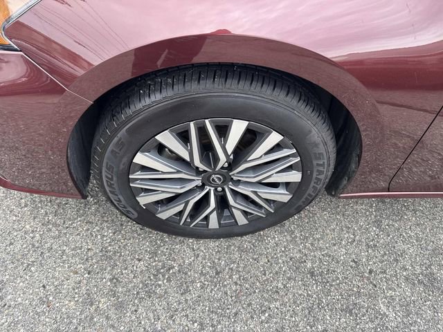 Used 2024 Nissan Altima 2.5 SV image 14