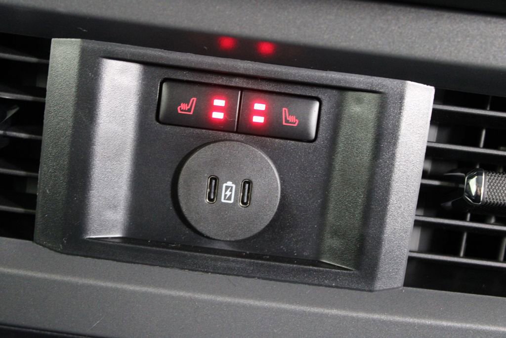 New 2026 Ford F250 Lariat w/ Black Appearance Package image 35