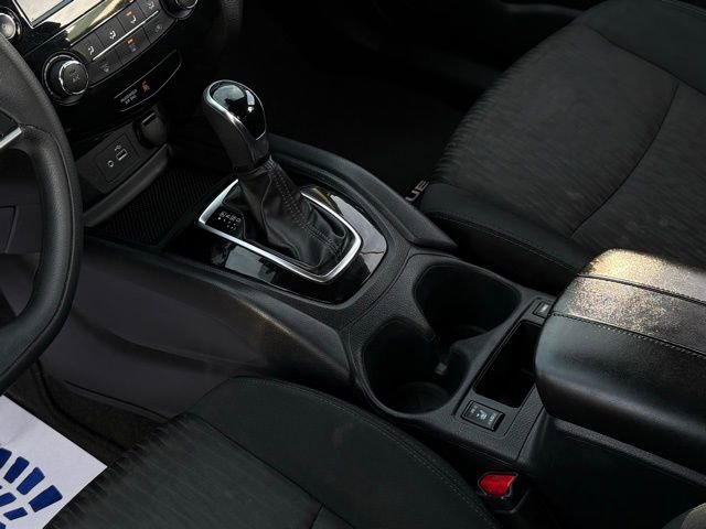 Used 2019 Nissan Rogue S image 28