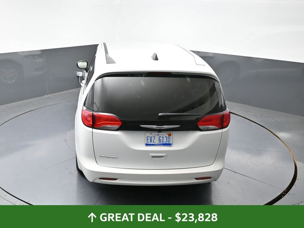 Used 2024 Chrysler Voyager LX image 23