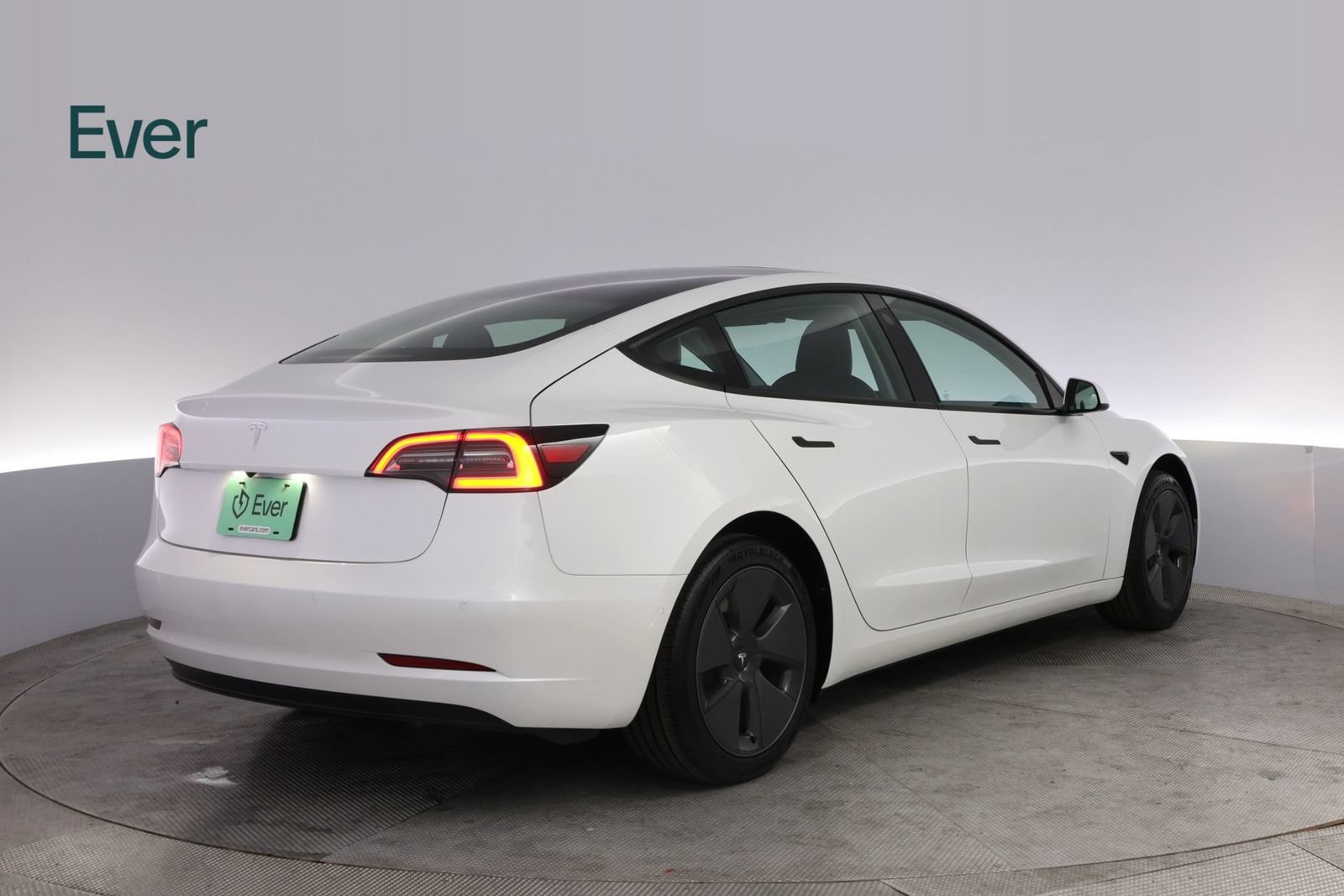 Used 2021 Tesla Model 3 Standard Range Plus RWD image 3