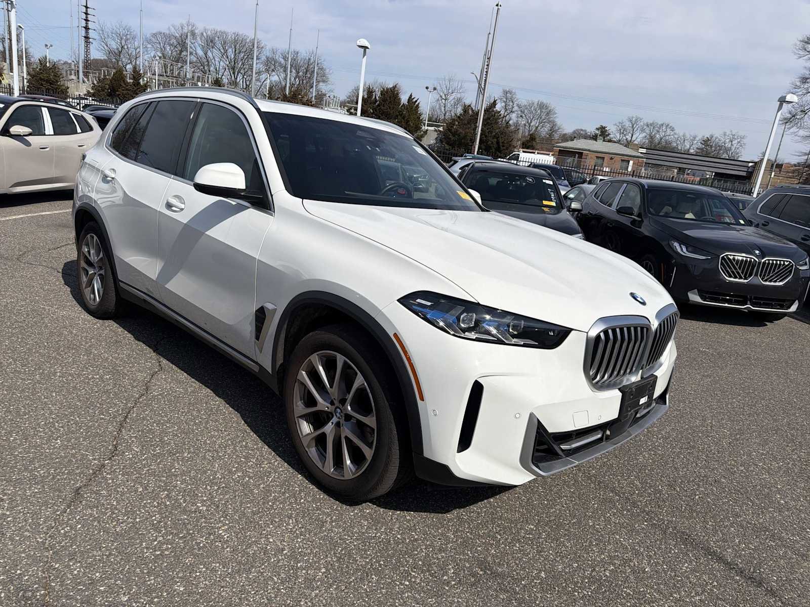 Certified 2024 BMW X5 xDrive40i w/ Premium Package image 2