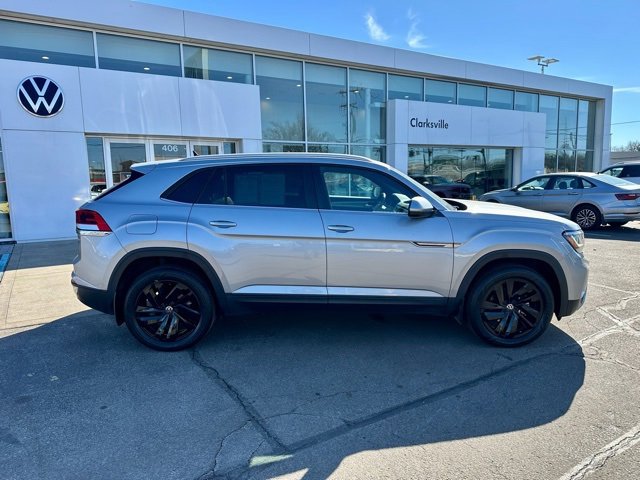 Certified 2022 Volkswagen Atlas Cross Sport SE w/ Panoramic Sunroof Package image 8