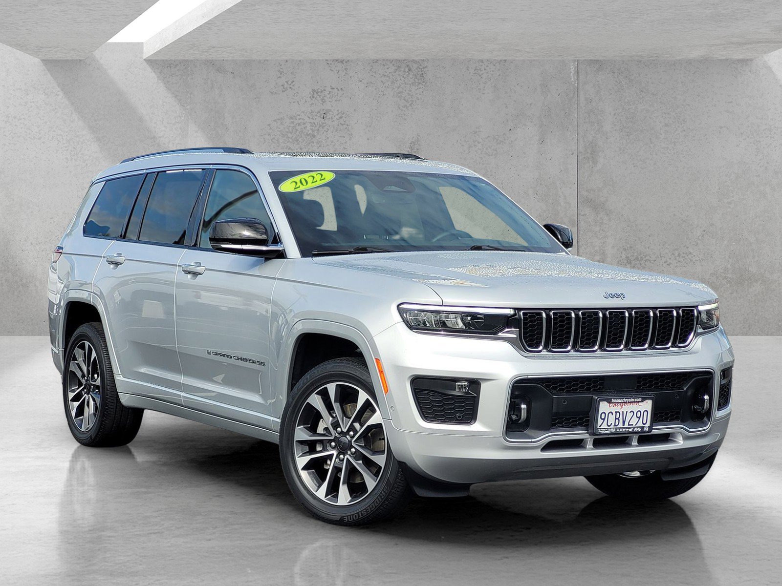Used 2022 Jeep Grand Cherokee L Overland RWD image 1