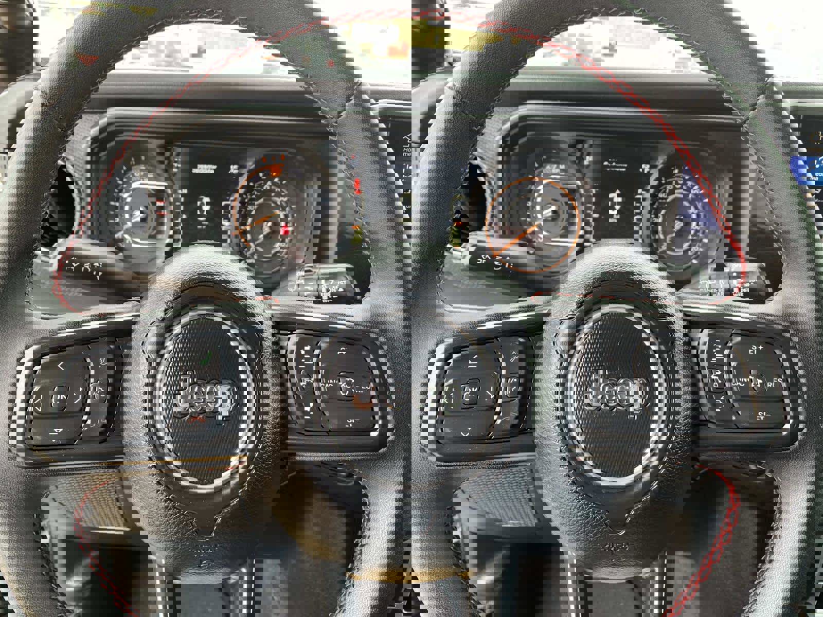 Certified 2025 Jeep Wrangler Unlimited Rubicon AWD/4WD image 16