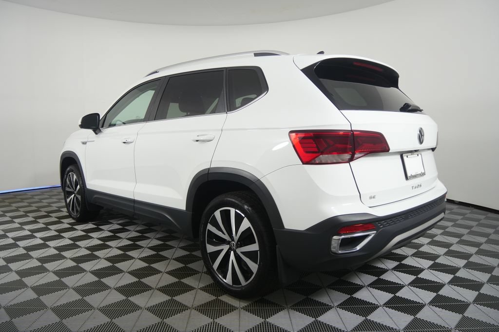 Used 2024 Volkswagen Taos SE FWD image 3