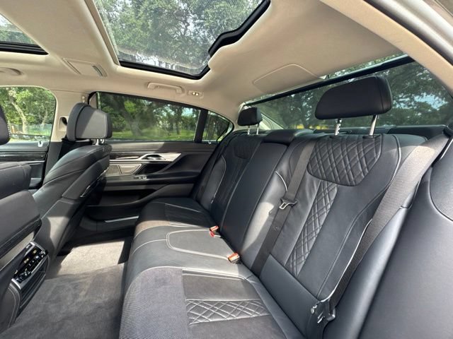 Used 2021 BMW 740i w/ Premium Package RWD image 17