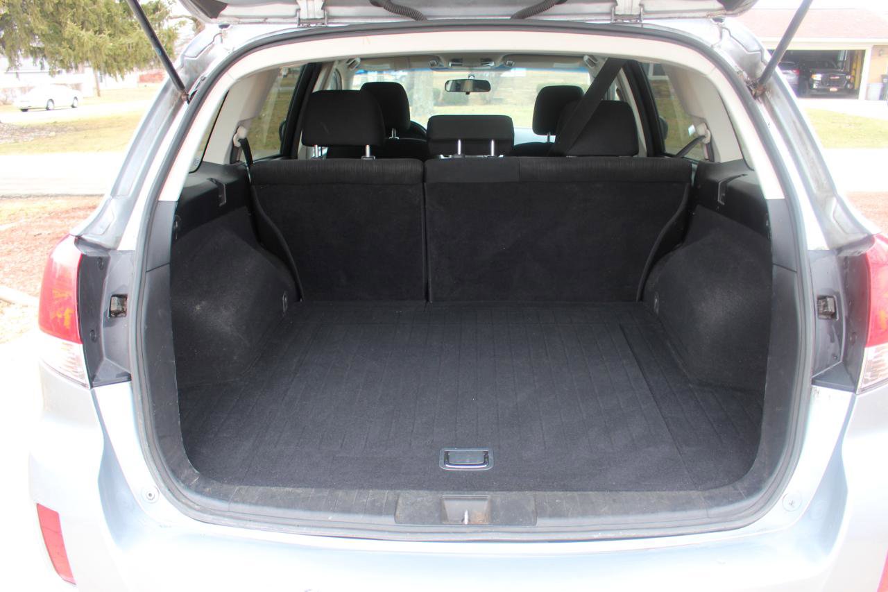 Used 2013 Subaru Outback 2.5i Premium w/ All-Weather Pkg AWD/4WD image 37