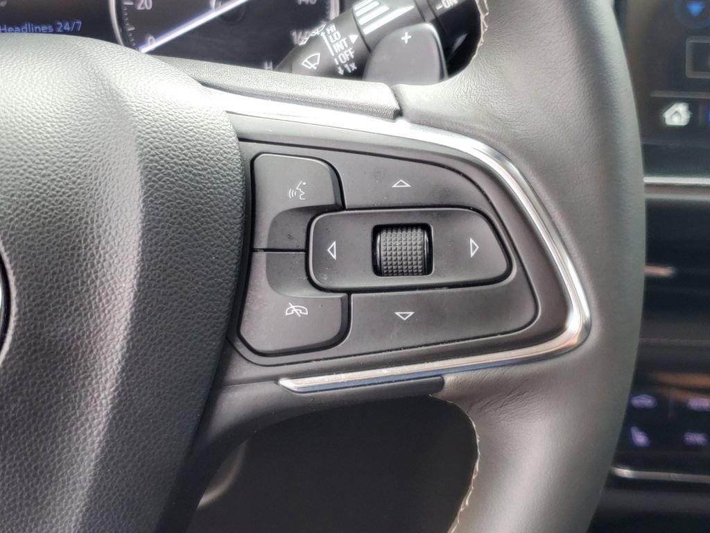 Used 2023 Buick Envision Essence w/ Sport Touring Package image 23