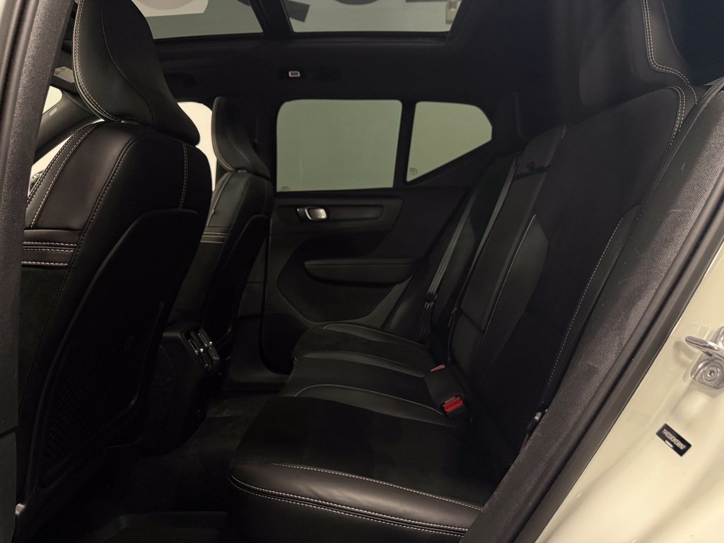 Used 2021 Volvo XC40 P8 Recharge w/ Climate Package AWD/4WD image 10