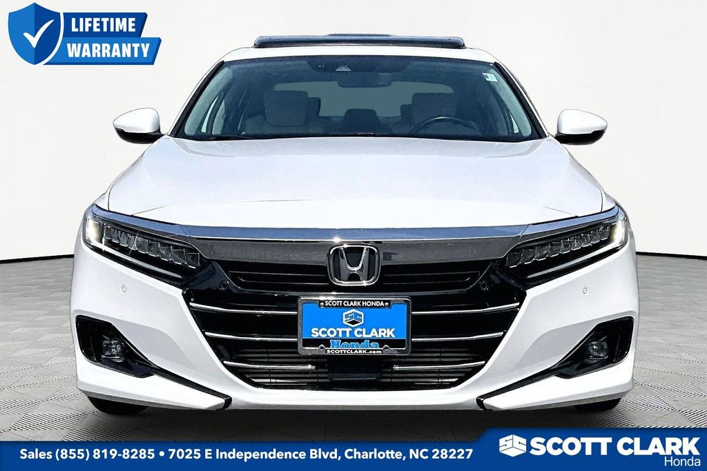 Used 2022 Honda Accord Touring image 2