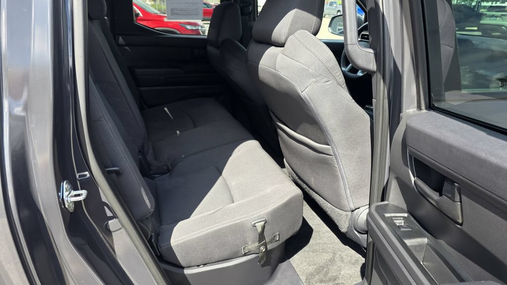 Used 2025 Toyota Tacoma SR5 AWD/4WD image 7