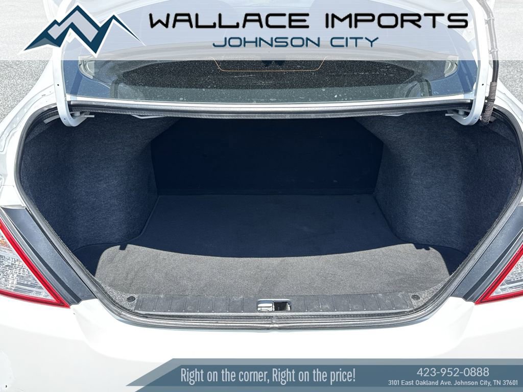 Used 2018 Nissan Versa S Plus FWD image 40