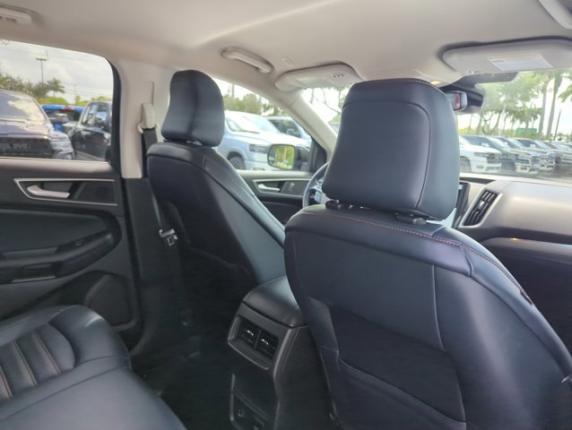 Used 2022 Ford Edge SEL w/ Sport Appearance Package image 17