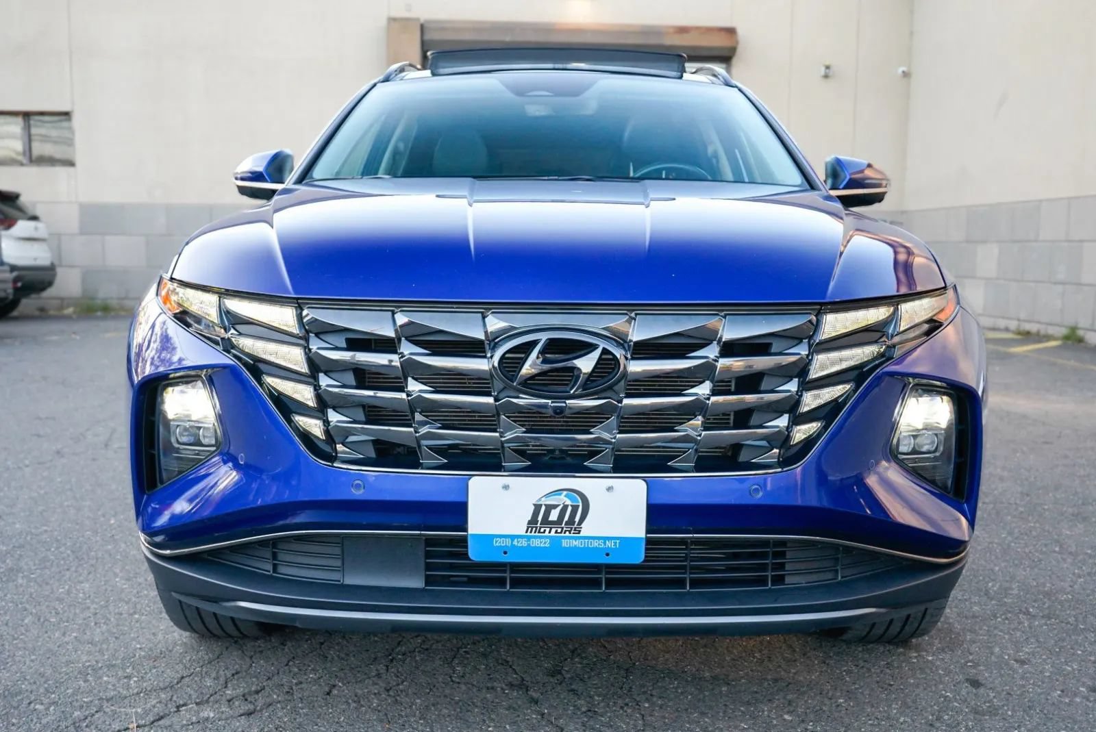 Used 2023 Hyundai Tucson Limited AWD/4WD image 2
