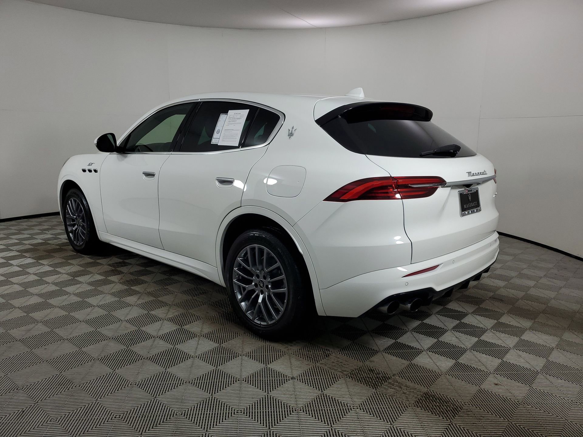 Used 2024 Maserati Grecale GT image 7