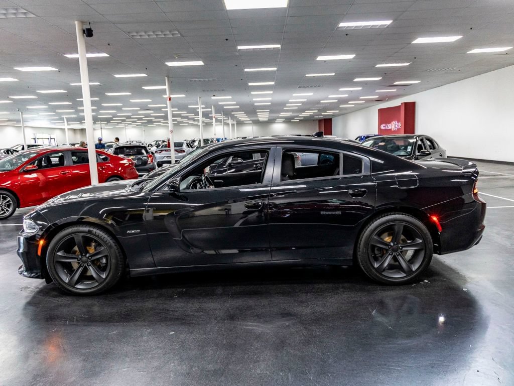 Used 2017 Dodge Charger R/T RWD image 3