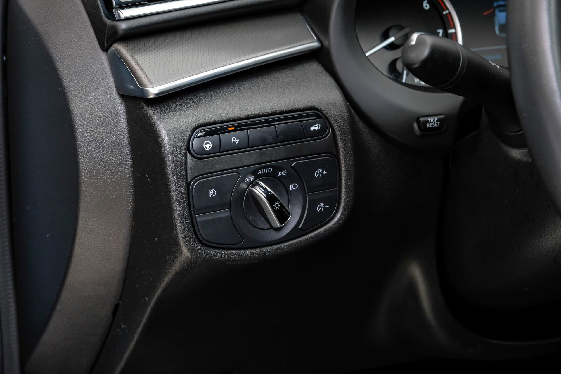 Used 2023 INFINITI QX55 Luxe w/ Cargo Package image 32